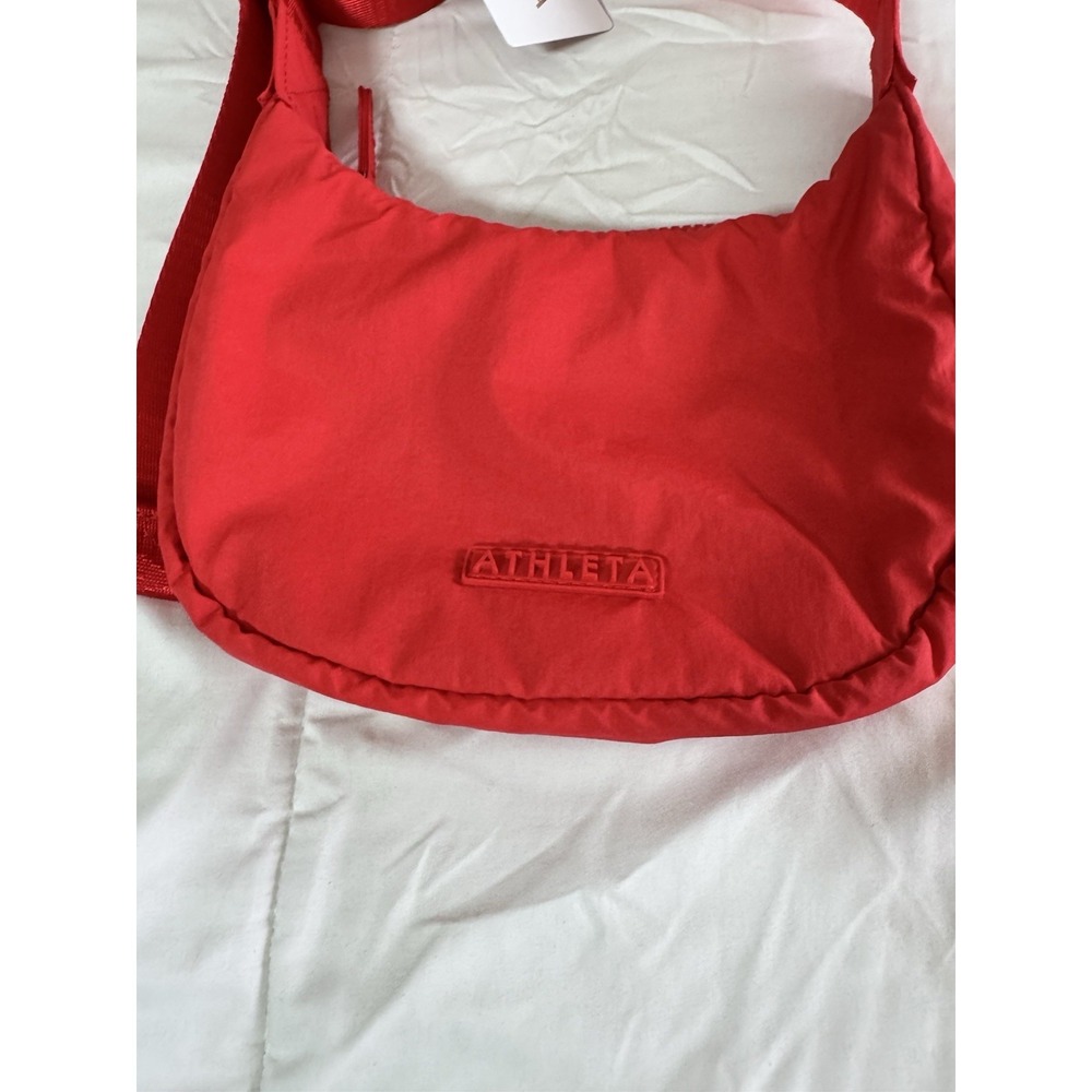 New Athleta All About Small Crossbody Bag Travel Red Water Resist Zip $59 - Picture 2 of 6